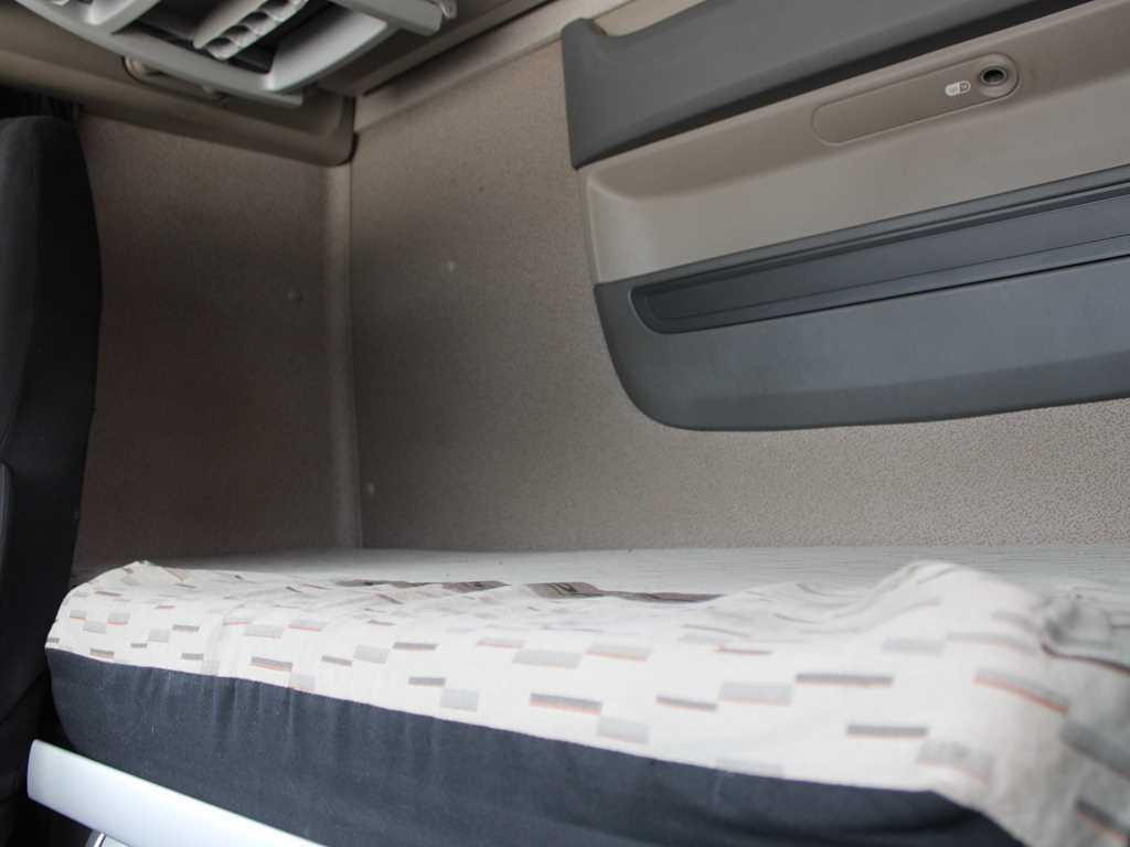 Curtainsider truck DAF XF 440 FA, INDEPENDENT AIR CONDITIONING + WECON