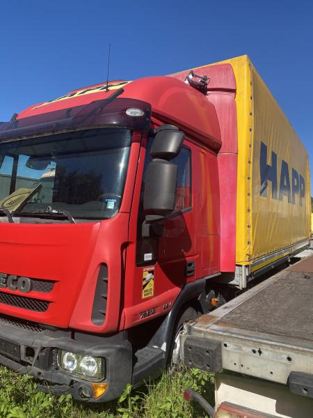 Curtainsider truck Iveco