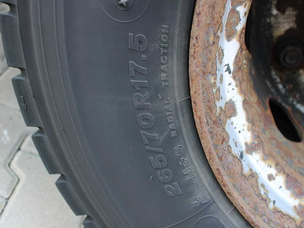 Curtainsider truck Iveco EUROCARGO 120E22