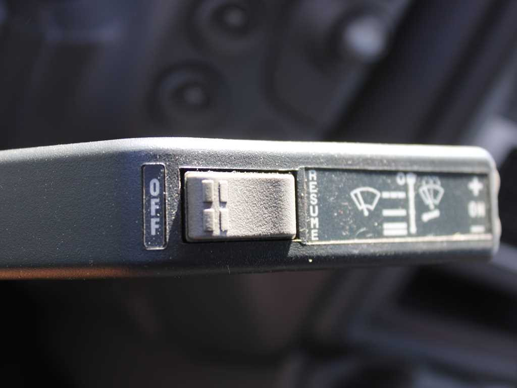 Curtainsider truck Iveco EUROCARGO 120E22