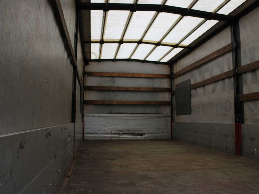 Curtainsider truck Iveco EUROCARGO 120E22