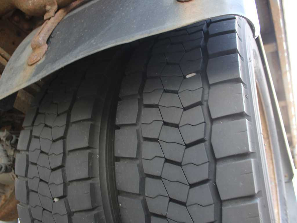 Curtainsider truck Iveco EUROCARGO 120E22