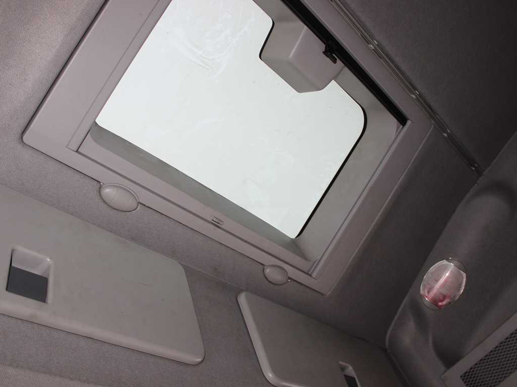 Curtainsider truck Iveco EUROCARGO 120E25, EURO 6