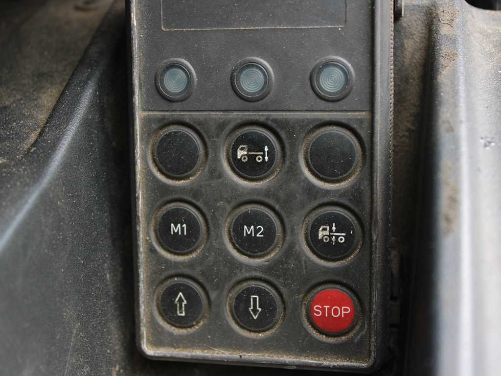 Curtainsider truck Iveco EUROCARGO 120EL22, EURO 5