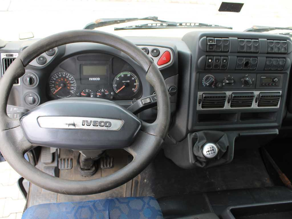 Curtainsider truck Iveco EUROCARGO 75E18, EURO 4, PNEU 80%