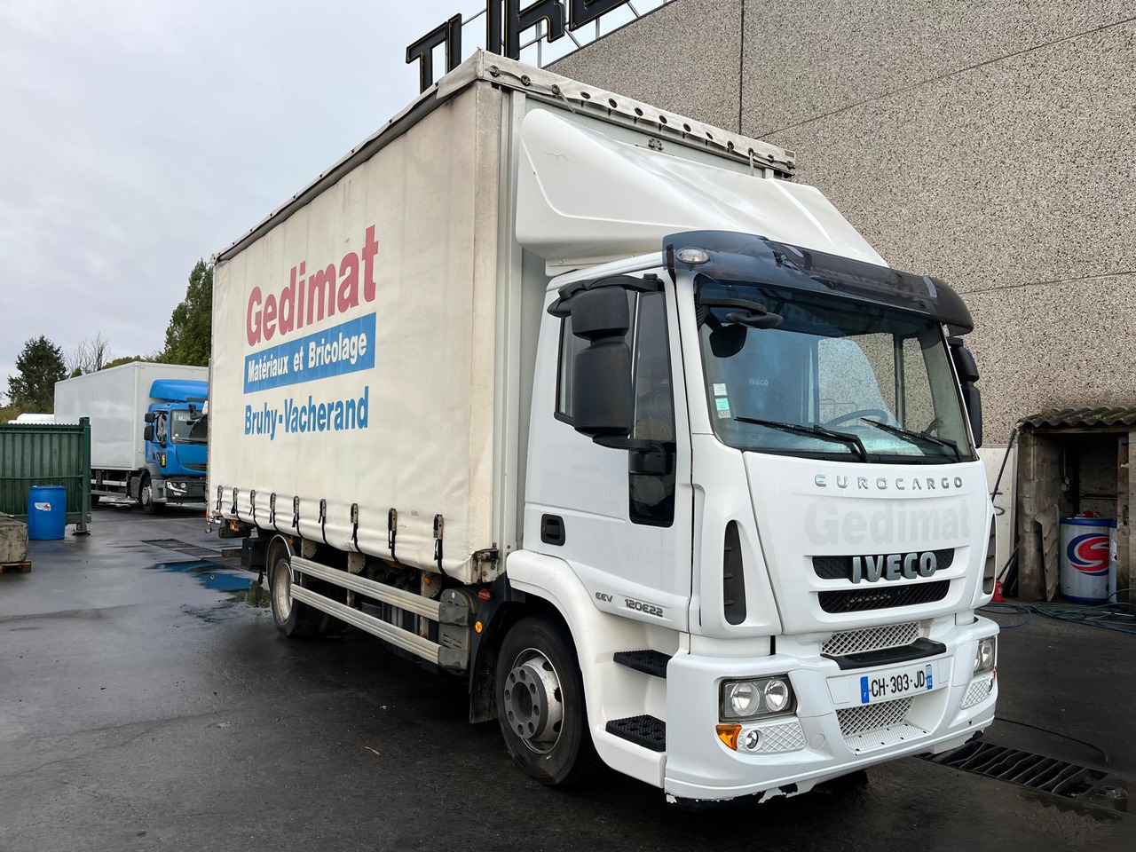 Curtainsider truck Iveco Eurocargo 120 E 22