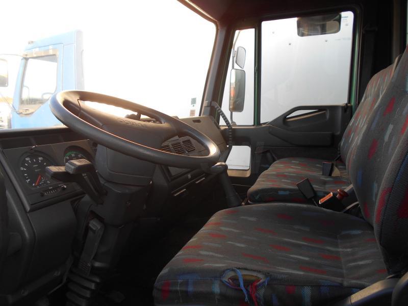 Curtainsider truck Iveco Eurocargo 75E14