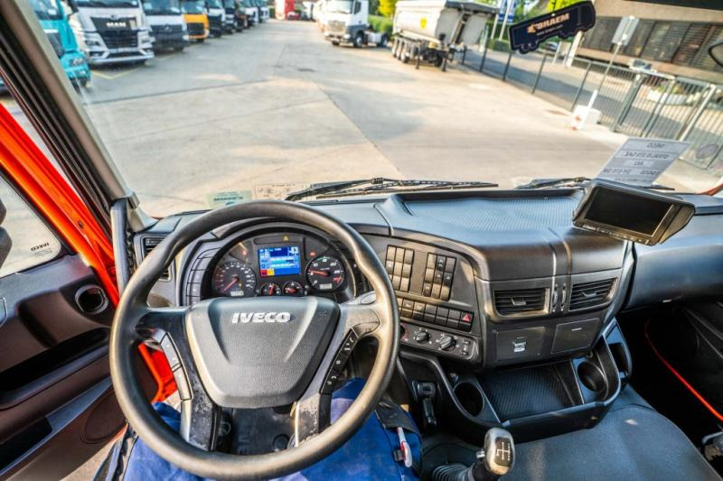 Curtainsider truck Iveco STRALIS 270 (19t) GAZ/LPG