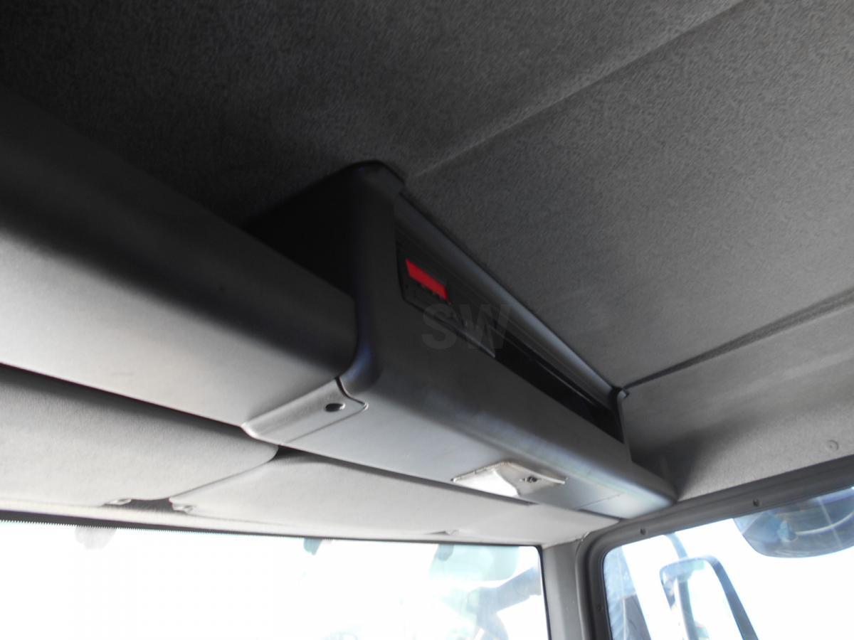 Curtainsider truck MAN TGL 12.220