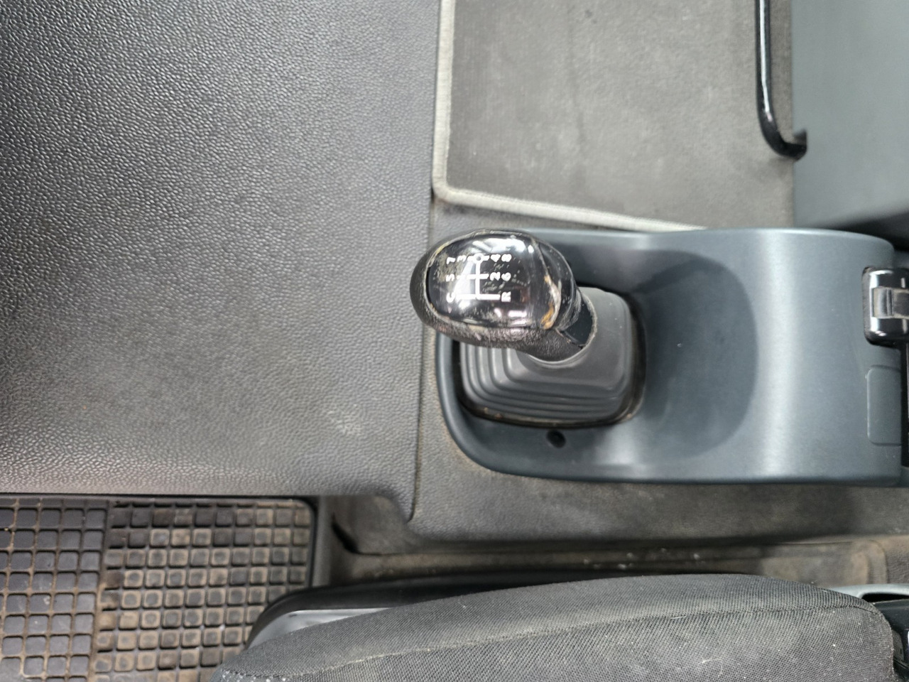 Curtainsider truck MAN TGL 12.250