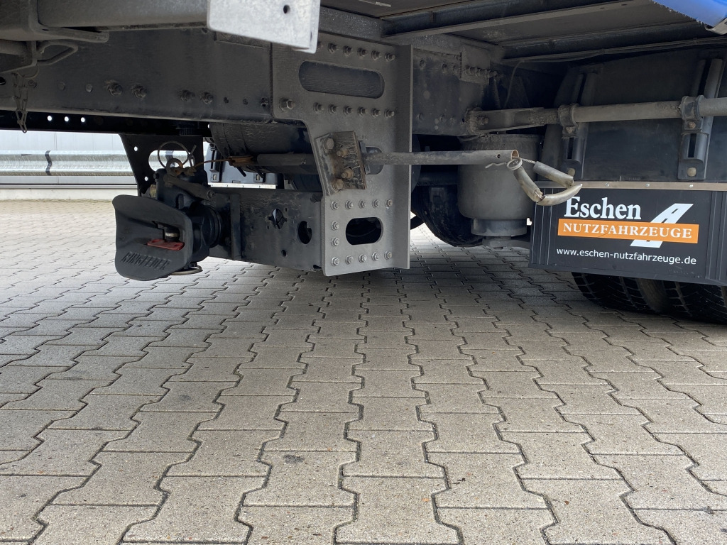 Curtainsider truck MAN TGL 12.250 4x2 BL