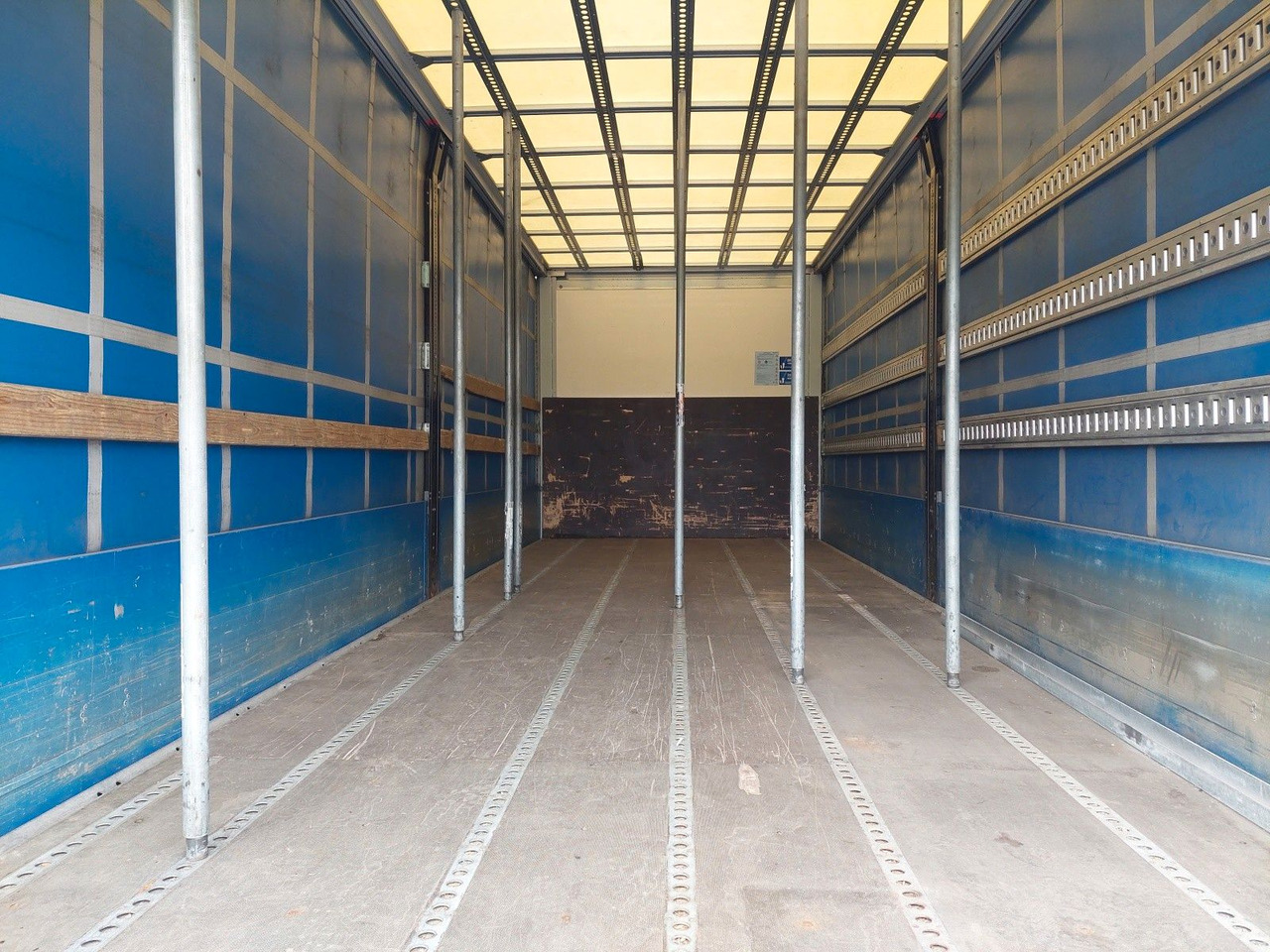 Curtainsider truck MAN TGL 12.250 BL 4x2