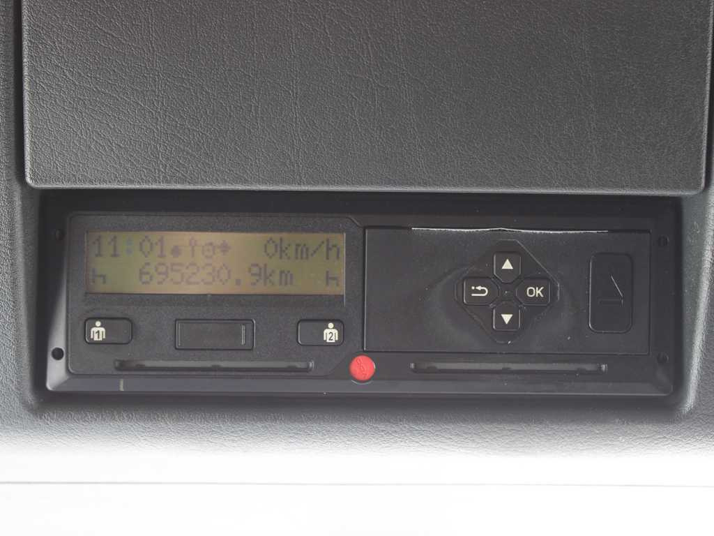 Curtainsider truck MAN TGL 8.190, EURO 6, TIRES 80%