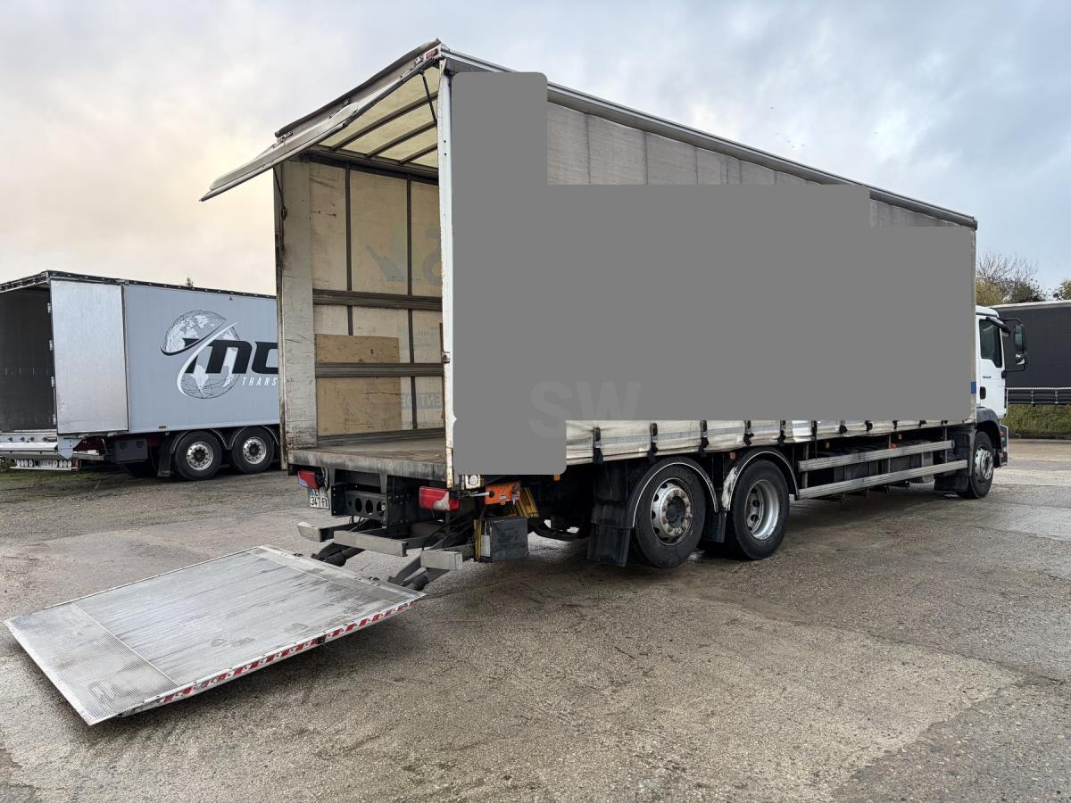 Curtainsider truck MAN TGM 26.320