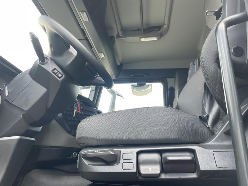 Curtainsider truck MAN TGS 35.480