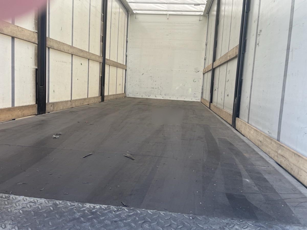 Curtainsider truck MAN TGS 35.480