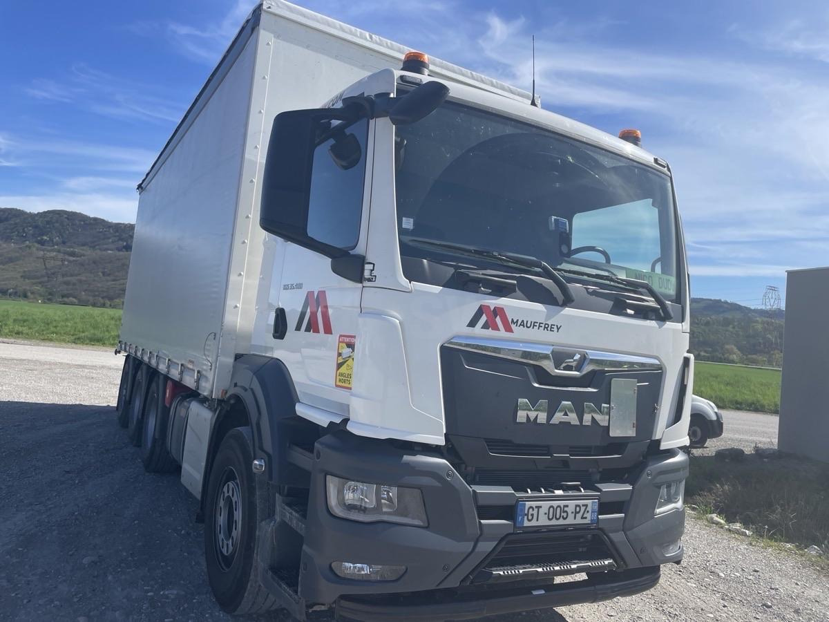 Curtainsider truck MAN TGS 35.480