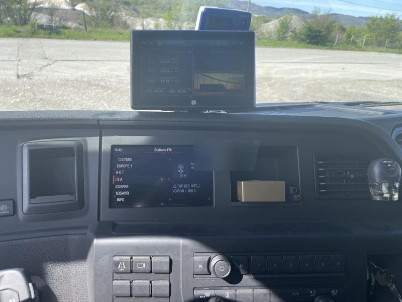 Curtainsider truck MAN TGS 35.480