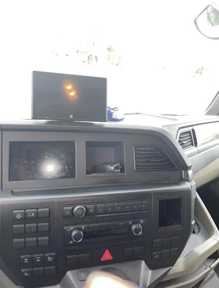 Curtainsider truck MAN TGS 35.480