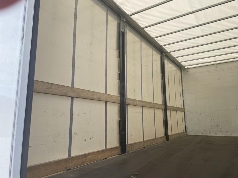 Curtainsider truck MAN TGS 35.480