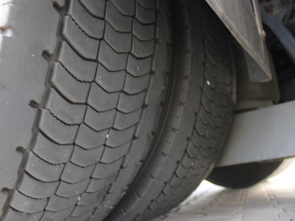 Curtainsider truck Mercedes-Benz Actros 2542, EURO 6, 6X2, NAVIGATION