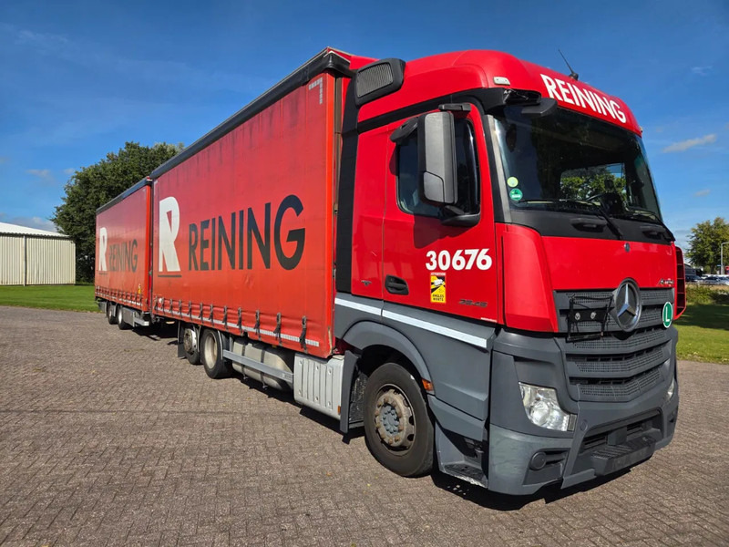 Curtainsider truck Mercedes-Benz Actros 2545 6X2 Retarder Volumecombi