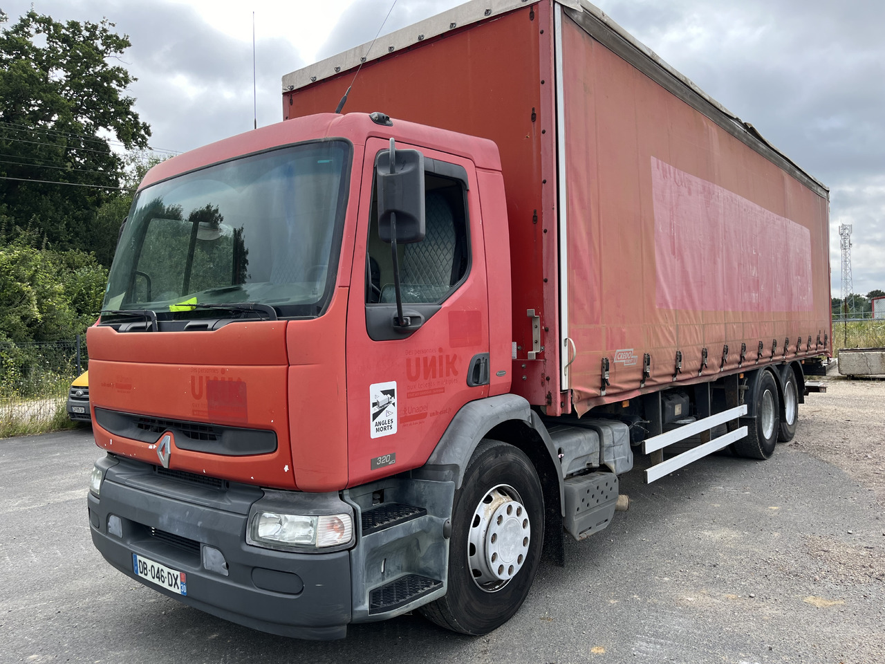 Curtainsider truck RENAULT Premium 320dci 6x2 plsc