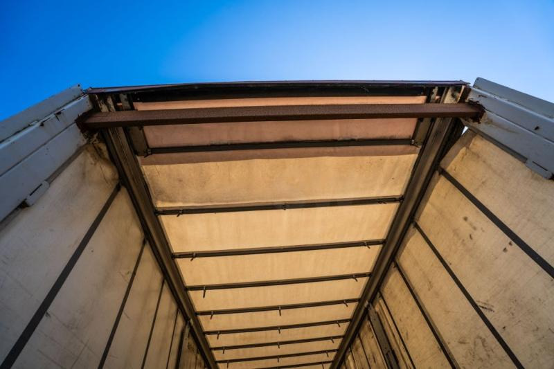 Curtainsider truck Renault MIDLUM 270 (18t) DXI