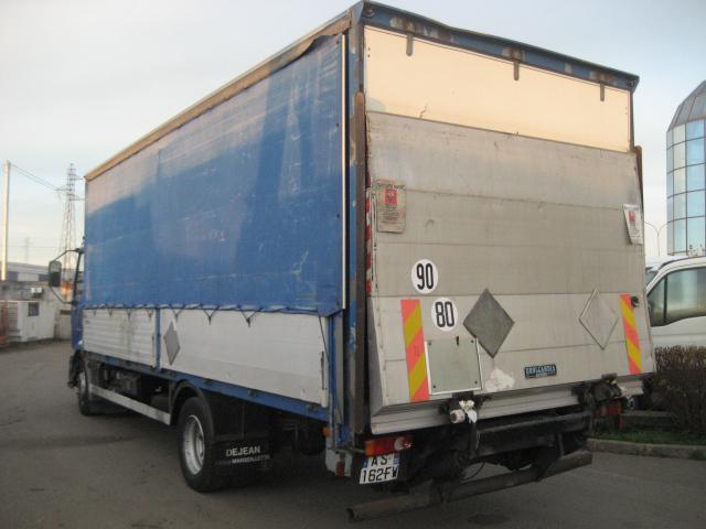 Curtainsider truck Renault Midlum 180