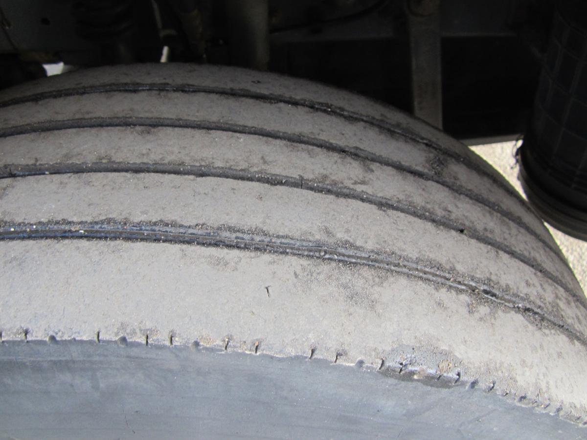 Curtainsider truck Renault Midlum 180 DCI