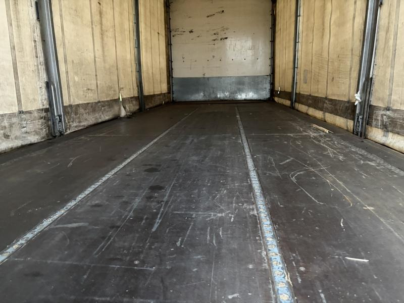 Curtainsider truck Renault Midlum 280