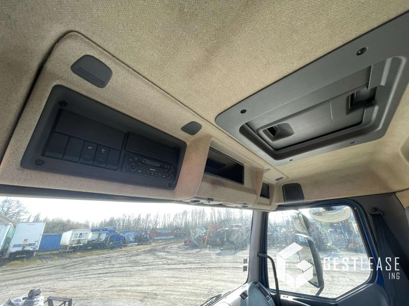 Curtainsider truck Renault Premium 320 DCI