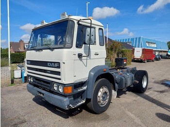 Cab chassis truck DAF 2100: picture 1