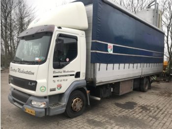 Curtainsider truck DAF 45.220: picture 1