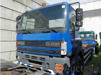 Container transporter/ Swap body truck DAF 85CF: picture 1