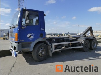 Container transporter/ Swap body truck DAF CF 85.38: picture 1