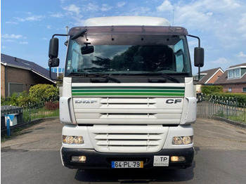 Curtainsider truck DAF CF 85.430 85CF 430 8x2 MANUAL EURO 3: picture 2