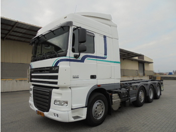 Container transporter/ Swap body truck DAF FAK XF105-460 8X2 LZV: picture 1