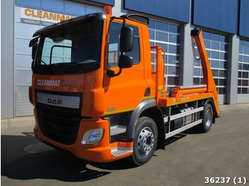 Skip loader truck DAF FA CF 370 Euro 6: picture 1