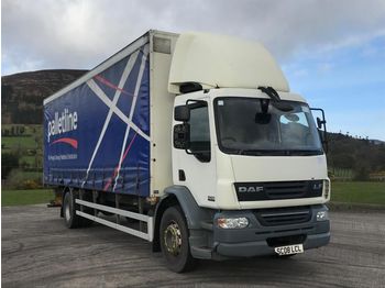 Curtainsider truck DAF LF220: picture 1