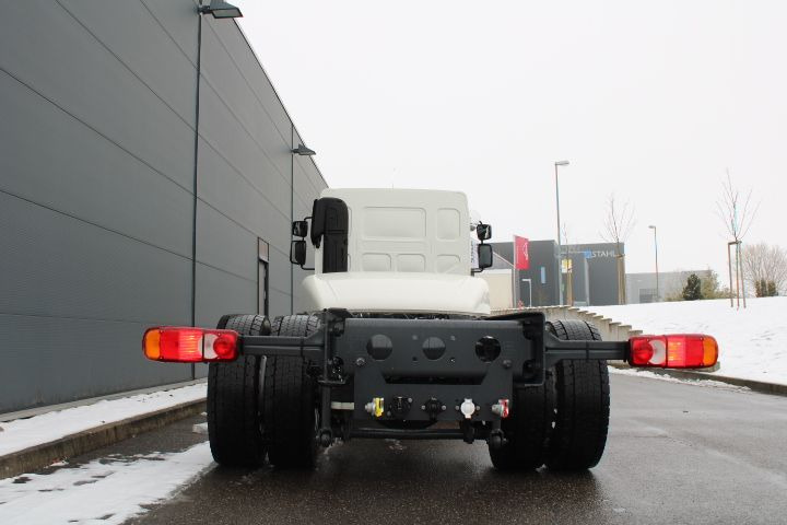 New Curtainsider truck DAF LF 310 FA 18 to Klima Luftfederung Aufbau 7m: picture 8