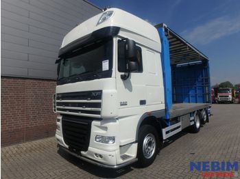 Curtainsider truck DAF XF105 460 6x2 Euro 5 Poultry Transport: picture 1