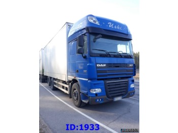 Isothermal truck DAF XF105.460 6x2 Manual: picture 1