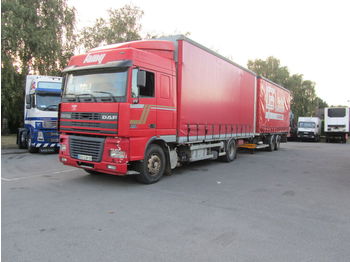 Curtainsider truck DAF XF380: picture 1