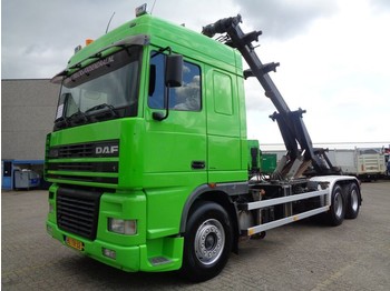 Container transporter/ Swap body truck DAF XF95 430 + CHAIN SYSTEM + MANUAL + 6X2 + 10 TIRES: picture 1