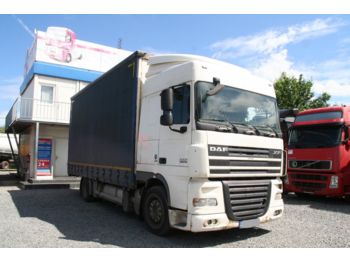 Curtainsider truck DAF XF 105.410 EURO 5 MANUALNÍ 4X2: picture 1