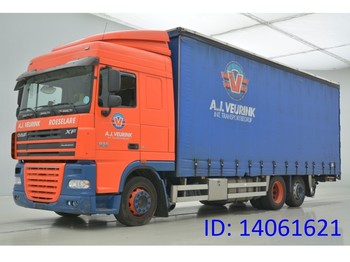 Curtainsider truck DAF XF 105.460 - 6x2: picture 1