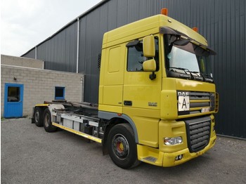 Container transporter/ Swap body truck DAF XF 105 460 SPACECAB 6x2: picture 1