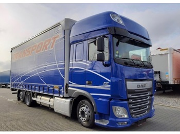 Curtainsider truck DAF XF 106.460: picture 1