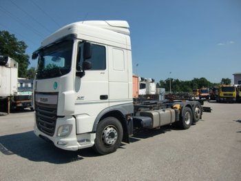 Container transporter/ Swap body truck DAF XF 410 BDF Euro6: picture 1